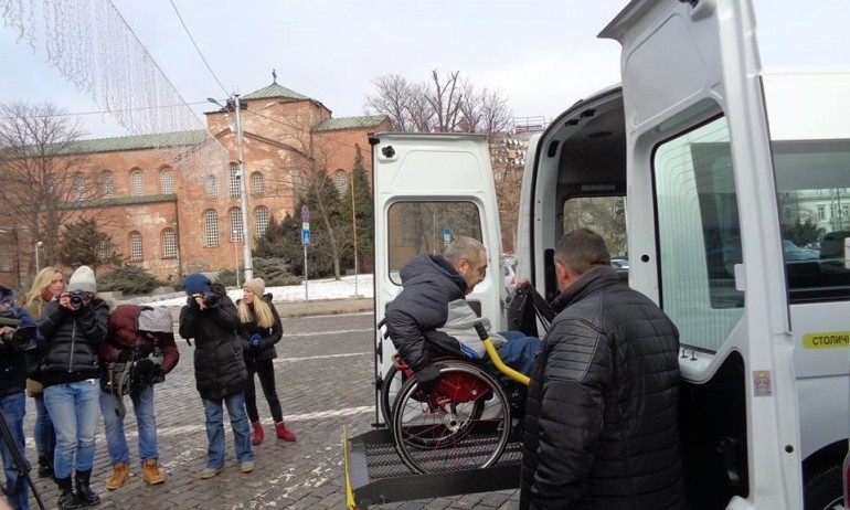 Пускат нови бусове за хора с увреждания в столицата - Tribune.bg