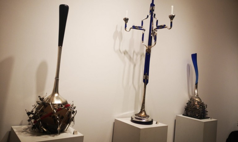 Магия от Стъкло и метал на Хари Арабян в галерия Нюанс - Tribune.bg