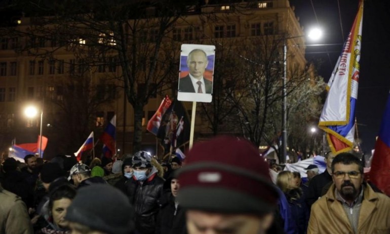 Сърбия излезе на шествие в подкрепа на Путин (СНИМКИ) - Tribune.bg