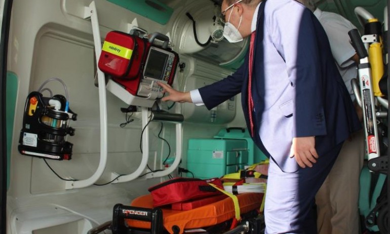 Ангелов: Предаваме на центровете за спешна помощ още 28 оборудвани линейки - Tribune.bg