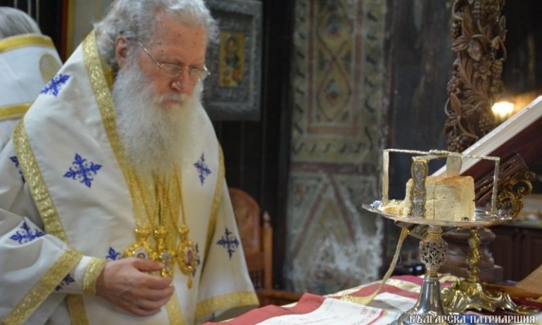 Патриарх Неофит призова да имаме за пример в живота си Божията майка - Tribune.bg