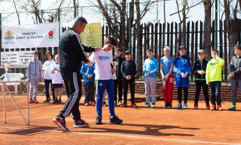 За трета поредна година: Започнаха тенис турнири за деца от веригата Kinder+ Sport в България (ГАЛЕРИЯ) - Tribune.bg