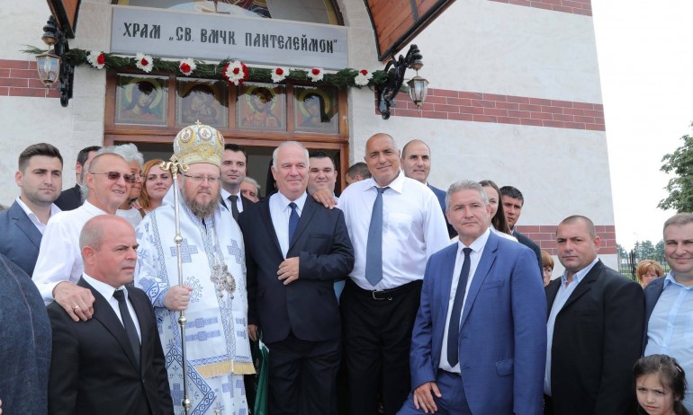 За първи път от 100 години в град Бяла има нова черква - Tribune.bg