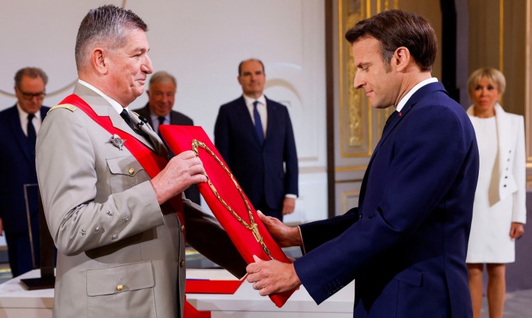 Макрон встъпи в длъжност като президент на Франция за втори път (СНИМКИ) - Tribune.bg