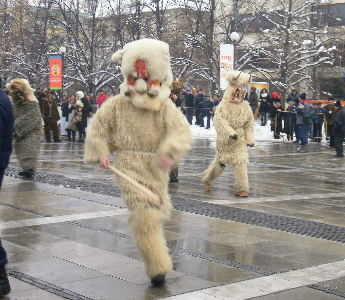 Коледари от Сърбия на празника в Перник през 2012 г.