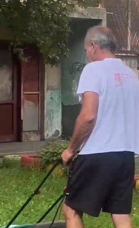 Цеко Гигов коси с тениска на БСП