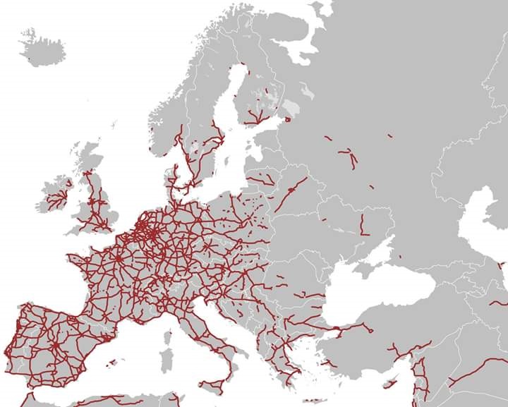 Карта на магистралите в Европа от 2012-та година – все още ясно личи изоставането на бившия източен блок