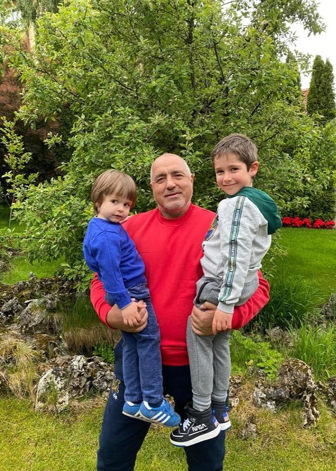Борисов с внуците