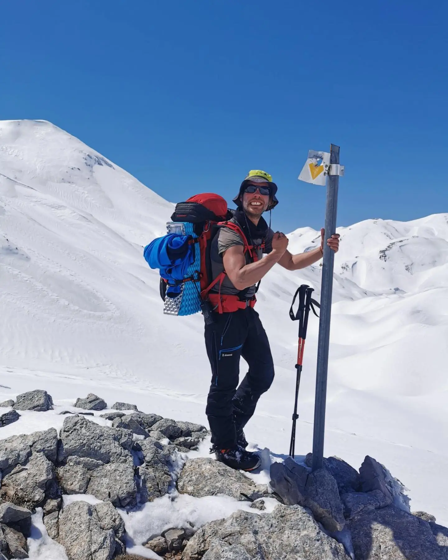 36 годишният Константинос Момцис от Лерин е затрупаният от лавина и