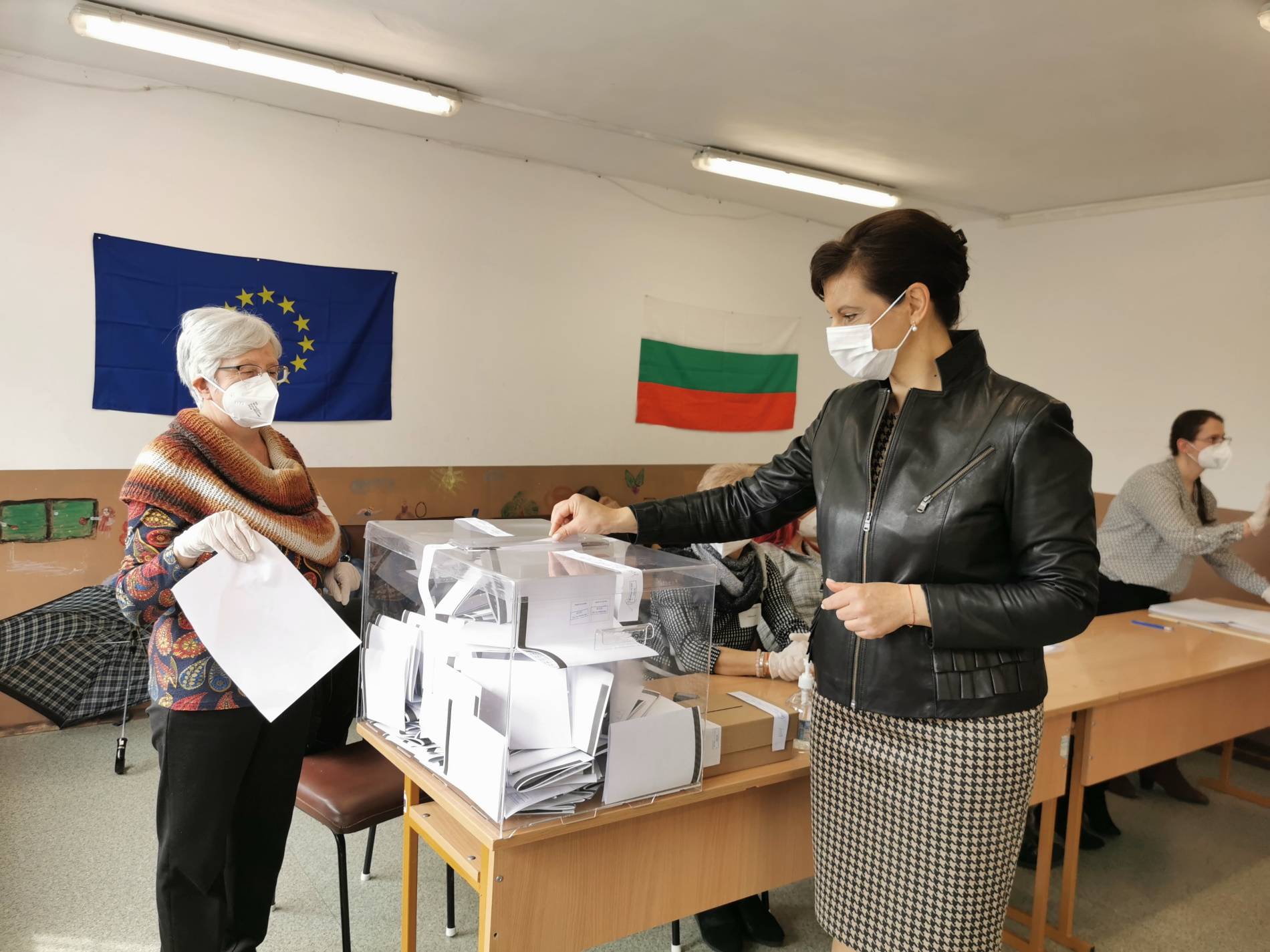 Д-р Даниела Дартикова гласува в Смолян 