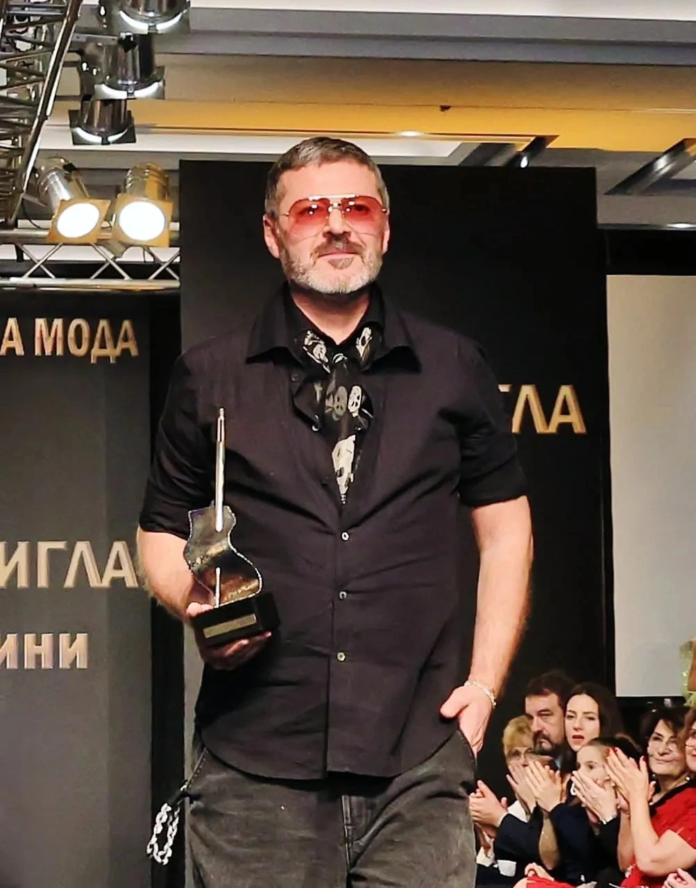Светослав Колчагов е носител на наградата „Златна игла“ на Академията за мода. Фото: Академия за мода / Хайлайф