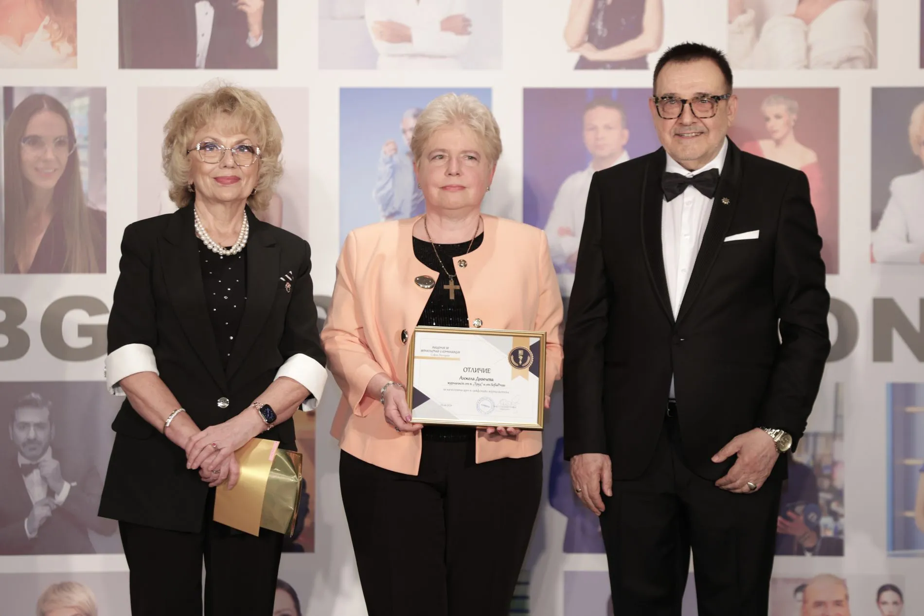 Валерия Велева, Анжела Димчева и проф. Любомир Стойков, фото: Академия за мода / Петър Станев