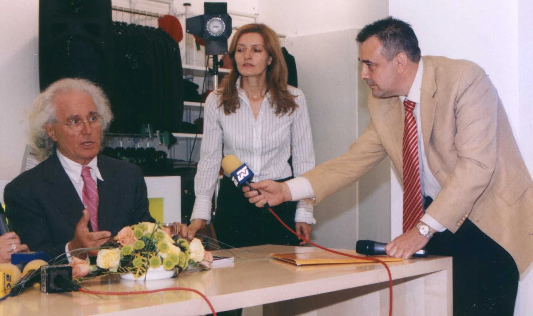 Любомир Стойков интервюира Лучано Бенетон в София, 2002 г. 