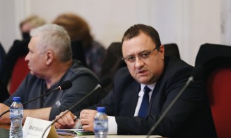 Земеделският министър обвини в саботаж Сортови семена елит ЕАД, иска оставка на ръководството