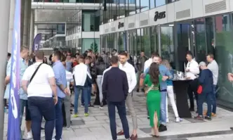 Японската марка за спортни стоки и облекла ASICS откри нов