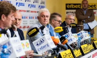 Каляри си сътрудничи с Ботев (София) и две училища