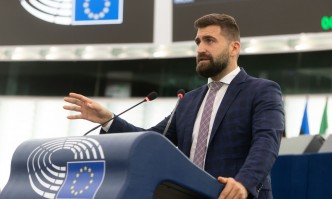 В момента България финансира ЕС подчерта евродепутатът от ЕНП ГЕРБНе мога