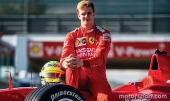 Мик Шумахер ще бъде резервен пилот на Ферари