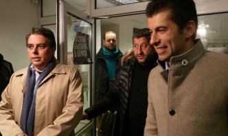 Само преди часове лидерите на ПП БСП ИТН и ДБ