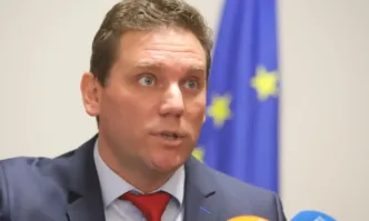 Има политически натиск върху Комисията за защита на потребителите и