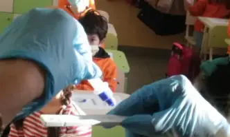Стотици хиляди Covid тестове са бракувани от училищата съобщават граждани