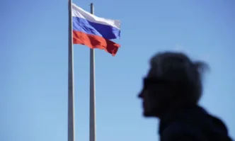 Поне 261 000 души са напуснали Русия в първите няколко