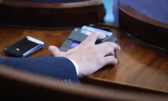 Със 157 гласа за и 57 – против парламентът подкрепи