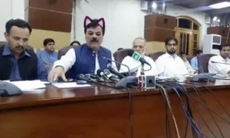 На живо – пакистански министър с котешка муцуна