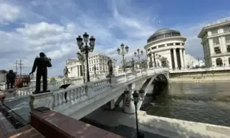 Обилните валежи и силния вятър наложиха намесата на румънските пожарникари