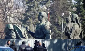 ВАС отмени спирането на демонтажа на Паметника на Съветската армия