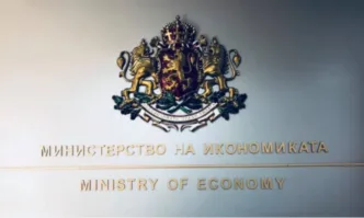 Те посочват че съгласно закона до 30 юни публичните предприятия