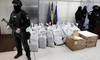 Над 100 кг кокаин изплуваха на брега на Черно море