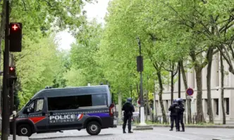 Арестуваха мъж, който заплаши да се самовзриви в иранското консулство в Париж