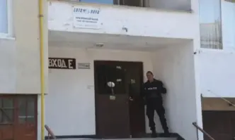 Специализирана полицейска операция на СДВР се провежда в бежанския център