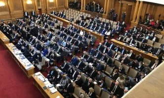 Депутатите решават за мораториума върху действията на Министерския съвет