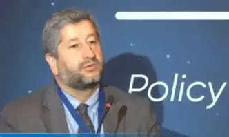 Според него днешното управление се крепи на една игла България може