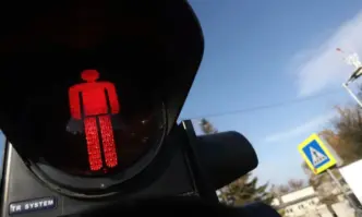 Връщат броячите на светофара, които показват колко време ще свети зелено или червено