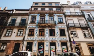 Хиляди хора протестираха в градове в цяла Португалия срещу недостъпните