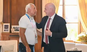Футболната легенда Христо Стоичков е приел покана на президента на