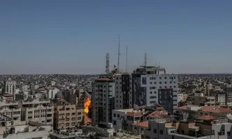 При въздушен удар: Израел унищожи офисите на международни медии в Газа