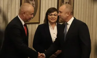 Президентът Румен Радев ще връчи днес третия проучвателен мандат за