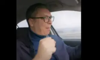 Сръбският президент Александър Вучич ползва всякакви PR прийоми с надежда