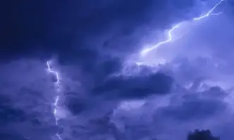 Днес под влиянието на преминаващ от запад на изток студен