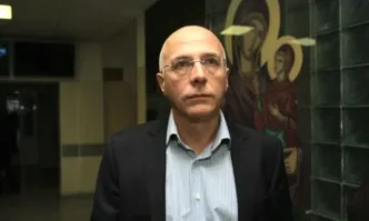 Операцията на полицая ранен по рано днес при катастрофа с нелегални