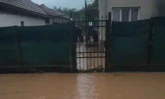 Обявено е бедствено положение във врачанското село Лиляче Има наводнени