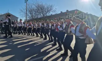 Коледарите в Ямбол единствено не само пеят и благославят но