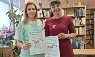 Поля Цолова и Диляна Колева с отличия от Панагюрище