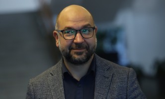 Тенденцията на удвояване на негативните оценки както лично към премиера