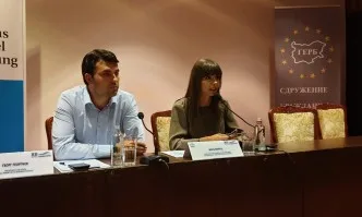 МГЕРБ участваха в дискусия с председателя на младежката организация на Националната либерална партия в Румъния Мара Мареш