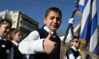 Над 721 от 13 478 училища в Гърция няма да